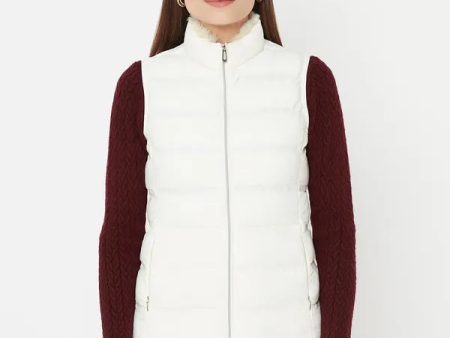 Mettle Women White Sleevless Puffer Jacket For Cheap